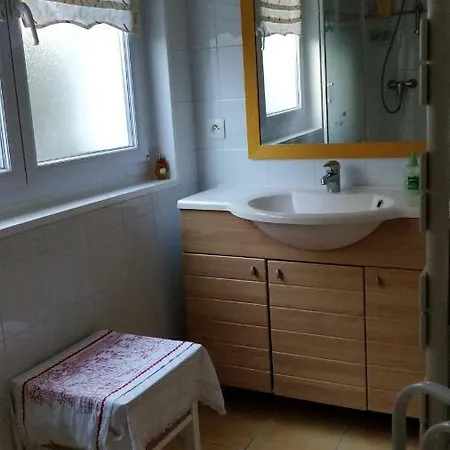 T1 Ou T2 Dans Avec Jardin Proche Biarritz Apartment